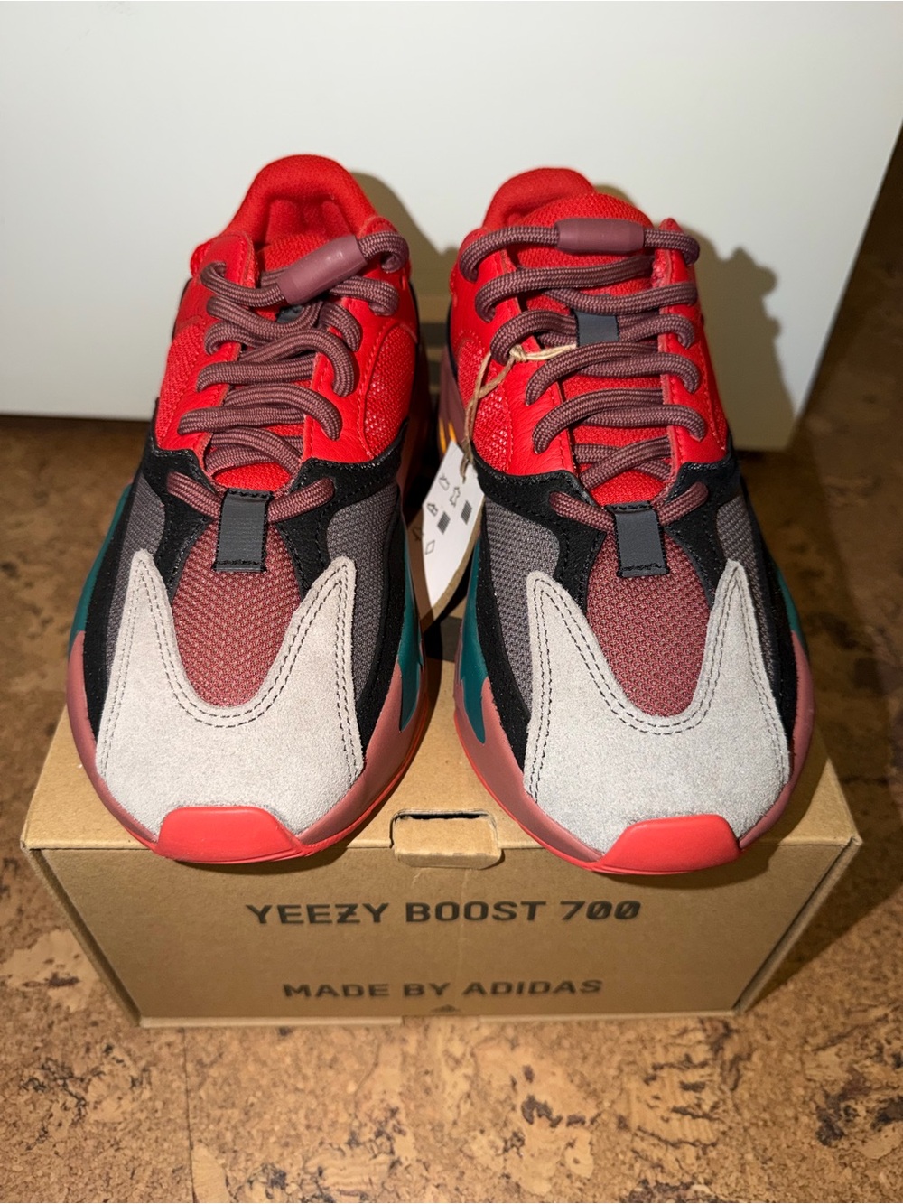 adidas Yeezy
YEEZY Boost 700 "Hi-Res Red" sneakers